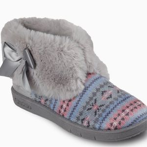 Skechers Sleepy Slides Cozy Tribe girls' faux-fur slippers.
